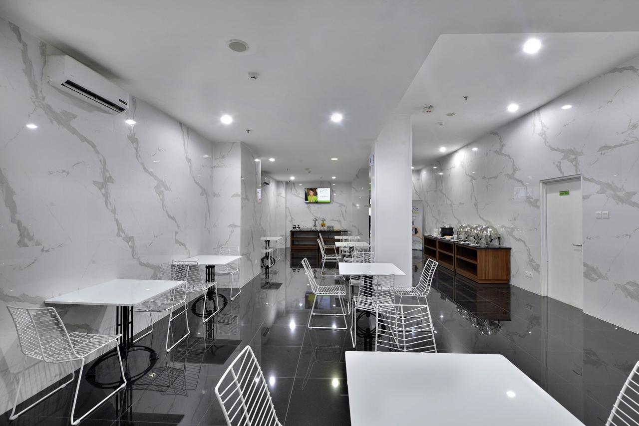 Whiz Hotel Falatehan Jakarta Ngoại thất bức ảnh
